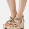 Alma En Pena Sandalen Met Plateauzool - Diva Gold