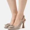 Alma En Pena Klassieke Pumps - Beige