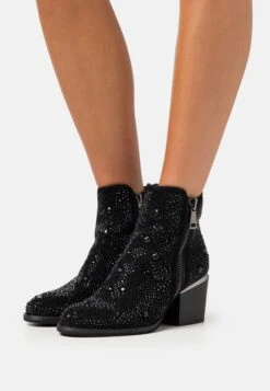 Alma En Pena Korte Laarzen - Crosta Black