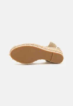 Alma En Pena Sandalen Met Plateauzool - Beige -Alma En Pena Winkel 53d9b2c7494142eba03d406594b22d63