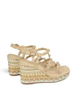 Alma En Pena Zavala - Sandalen Met Sleehak - Arena -Alma En Pena Winkel a3329a9d9bdd485199341009aaee335f