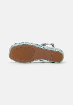 Alma En Pena Sandalen Met Sleehak - Sky -Alma En Pena Winkel dbf272c8cfe04bc6bb6fbfe1e33a9145